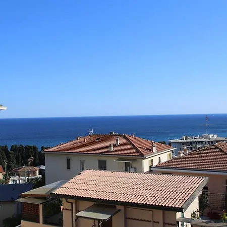 53 Solaro Apartman *