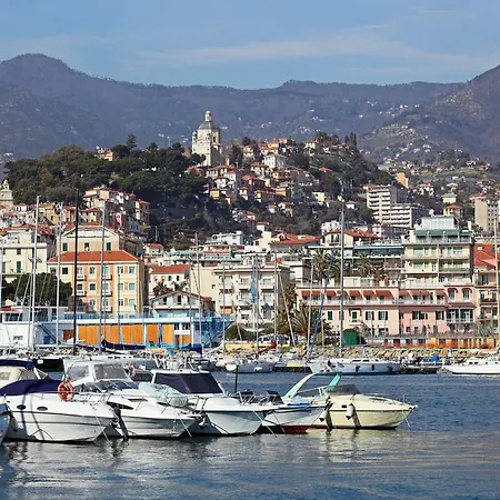 53 Solaro サンレモ