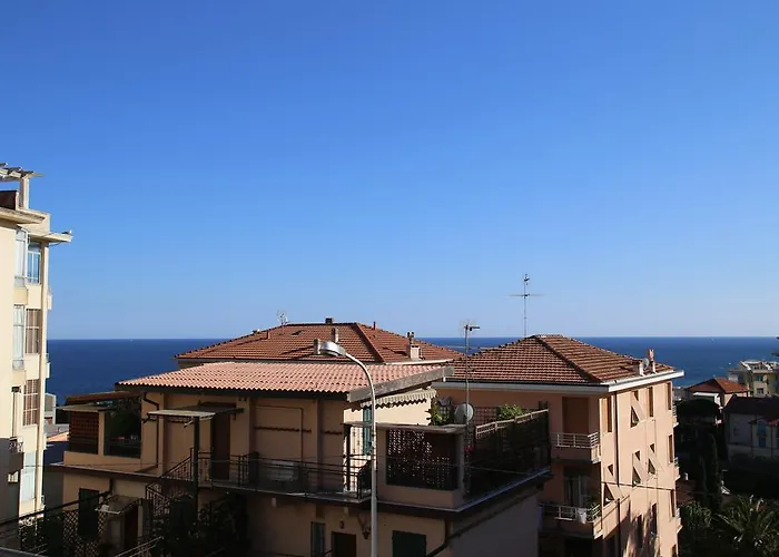 53 Solaro サンレモ